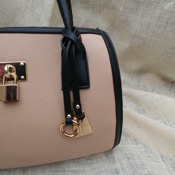 Wilson Leather Black Rivet Tan Handbag - Picture 3 of 7